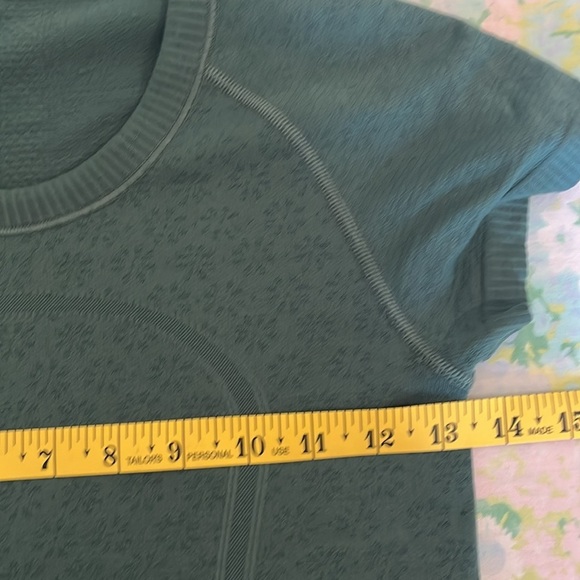 Lululemon | Swiftly Tech Short Sleeve CrewLaguna / Laguna Size 4 Workout Running - Picture 10 of 12